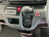 オートマチックシフトレバーは、手になじみ操作しやすい形状で安全運転にもつながります♪