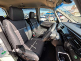ゆったりと乗り心地の良い運転席です。長距離でもしっかりサポートしてくれます。