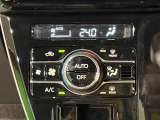 車内空調は&rdquo;AUTOエアコン&rdquo;にお任せ。運転に集中出来ますよ!