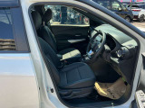 運転席まわりは、使用感も少なく良好な状態です。
