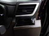 運転席のカップホルダーはエアコンの吹き出し口にありますので冷やしたり温めたりすることが出来ます☆