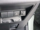 DC12Vに加えてUSB給電端子、100V/100WのACコンセントも備えています。