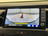 バックカメラの画像です。ガイドラインがスムースな車庫入れをサポートいたします!車庫入れの安心感がアップしますね☆