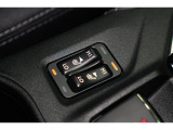 運転席と助手席それぞれにシートヒーターも装備。気候や、お客様の体調に合わせて段階を調整できます。