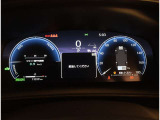 とっても見やすいメーターです。夜間時はラグジュアリーな気分にさせてくれる照明が魅力ですので、夜のドライブも楽しみになりますよ♪