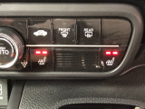 【シートヒーター】スイッチを押せば、座面と背もたれで体を温めてくれます♪