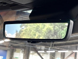 【デジタルインナーミラー】後席の大きな荷物や同乗者で後方が確認しづらい時でも安心!カメラが撮影した車両後方の映像をルームミラー内に表示。クリアな視界で状況の確認が可能です!