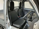 【運転席・助手席】内装ルームクリーニング済みです。しっかり綺麗にしていますので、是非、お確かめください。車に自信があるからこそ、是非一度ご来店頂き内外装も見てもらえると幸いです。