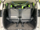 【パワーバックドア】スマートキーや運転席のボタンを押すだけでリアゲートが自動で開閉します!荷物を持っている時や、高い位置にあるバックドアを閉める際に便利な機能です♪