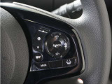 ◆アダプティブクルーズコントロール◆予め設定した車速内でクルマが自動的に加減速。前走車との適切な車間距離を維持しながら追従走行します。【LKAS】車線維持支援システムでステアリング操作を支援。