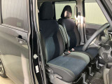 【運転席・助手席転席】運転席の足もともゆったりで長距離ドライブでも快適に★