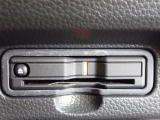 ■【ETC車載器】が装備されています。セットアップをしてお渡しとなり、ETCカードを差し込むだけで高速道路の利用が可能です。