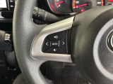 ステアリングにオーディオ操作スイッチが付いています。オーディオ画面に直接タッチしなくても操作が出来ますので、運転に集中できます。