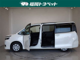 スライドドアは両側手動式です。