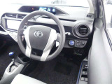 見通しのよいすっきりとした視界で、誰でも運転しやすいです。運転のしやすさは疲れにくさにも繋がりますよ♪