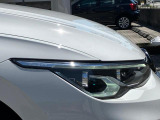 LEDマトリックスヘッドライト「IQ.LIGHT」。マトリックスモジュールに搭載されたLEDを個別に点灯点滅することで、眩惑を最小限に、照射エリアは最大限に確保する最新のヘッドライトシステムです。