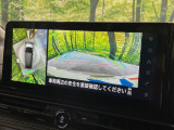 【アラウンドビューモニター】専用のカメラにより、上から見下ろしたような視点で360度クルマの周囲を確認することができます☆死角部分も確認しやすく、狭い場所での切り返しや駐車もスムーズに行えます。
