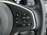 ◆アダプティブクルーズコントロール◆予め設定した車速内でクルマが自動的に加減速。前走車との適切な車間距離を維持しながら追従走行します。【LKAS】車線維持支援システムでステアリング操作を支援。