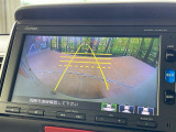 【バックカメラ】駐車時に後方がリアルタイム映像で確認できます。大型商業施設や立体駐車場での駐車時や、夜間のバック時に大活躍!運転スキルに関わらず、今や必須となった装備のひとつです!