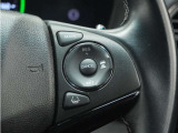 ◆アダプティブクルーズコントロール◆予め設定した車速内でクルマが自動的に加減速。前走車との適切な車間距離を維持しながら追従走行します。【LKAS】車線維持支援システムでステアリング操作を支援。