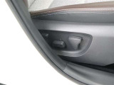 パワーシートを装備!シート位置や部分の細かな調整ができるのも魅力の一つです!!