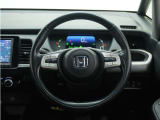 ◆ハンドル全体◆各種スイッチがハンドルから手を放さず操作できるので運転中でも楽に操作できます。