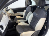 助手席も落ち着いて乗車いただけます。