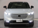 ハロゲンより明るく、より遠くまでさらなる安心感のあるLEDヘッドライトを採用。点灯忘れも防止できるオートライトコントロール機構付きです。
