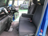 ラブラブ!!(照)運転席・助手席の行き来もしやすく、駐車時に役立ちます!また、開放感もいいですね。一度体感されるとクセになりますよ!