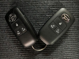 電子カードキーを携帯していれば、ドアハンドルやバックドアのリクエストスイッチを押すだけでドアの施錠・解錠が出来ます♪もちろん 遠隔操作も可能です!盗難防止のイモビライザー機能装備ですよ ☆