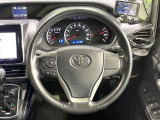 【純正革巻きステアリング】上質な革を使用することで、手にしっかり馴染みとても運転しやすいハンドルです♪