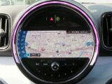 ◆iDriveを装備。操作系統をディスプレイから独立させることで、人間工学に基づいた最適な運転環境を実現しております。◆