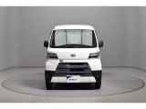 当店は全車『ロングラン保証』付!(1年間、距離無制限 HV車はHV保証付) 別途延長保証もご用意しております♪ ぜひ現車を確認にご来店ください