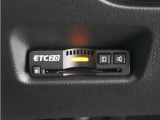 ◆ETC2.0装着◆進化したドライブ体験。料金収受システムだけだったETCが生まれ変わって、高速道路を賢く使うETC2.0に進化しました。多彩な情報サービスが便利で快適なドライブ体験を提供します。