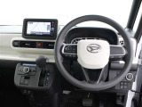 運転席廻りです。