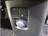 運転席シートヒーター装備☆ボタンを押せばすぐに暖かくなるので、寒い日に重宝します◎