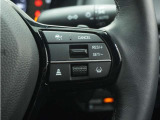 ◆アダプティブクルーズコントロール◆予め設定した車速内でクルマが自動的に加減速。前走車との適切な車間距離を維持しながら追従走行します。【LKAS】車線維持支援システムでステアリング操作を支援。