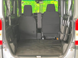 普段のお買い物や通勤、送迎等に十分な荷室スペースを確保しております。セカンドシートを倒すと、大きな荷物の積載も可能です♪