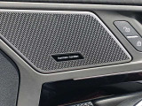 ハーマンカードンのカースピーカーは良質な音を届けると同時に、その先にある車内空間における上質な&ldquo;音楽体験&rdquo;も提供している。