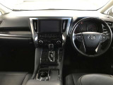 運転のしやすさと心地よさを生むシンプルで上質なデザインがくつろぎの時間にしてくれます。