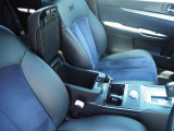 車内はドリンクホルダーや収納スペースも多く、使い勝手も良好です♪