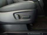 パワーシート搭載。微妙な調整が手軽にでき、ピッタリのポジションで運転することが可能です。