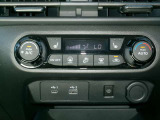 快適オートエアコン付♪設定温度をキープし車内を快適な温度に保ちます♪