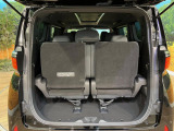 普段のお買い物や通勤、送迎等に十分な荷室スペースを確保しております。セカンドシートを倒すと、大きな荷物の積載も可能です♪