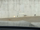 HUD: ヘッドアップディスプレイはドライバーが前方に集中できるよう、ナビや車速情報をフロントガラスに投影するシステムです。