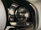ハンドルにHondaセンシング系のクルーズコントロールやレーンキープアシストなどの操作スイッチが装備されています。ハンドルから手を離さず安全に操作できます。