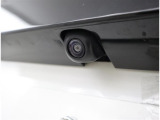 バックカメラが付いているので後方確認が非常にしやすいです。今や運転初心者も熟練者も必須装備!ついていて損はないですね♪