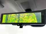【デジタルルームミラー】後席の大きな荷物や同乗者で後方が確認しづらい時でも安心!カメラが撮影した車両後方の映像をルームミラー内に表示。クリアな視界で状況の確認が可能です!