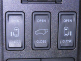 両側電動スライドドアを装備しております。