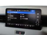 ナビゲーションはホンダコネクトディスプレイを装着しております。AM、FM、Bluetooth、フルセグTVがご使用いただけます。初めて訪れた場所でも道に迷わず安心ですね!
